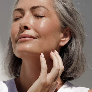 <a href="https://maisonevenia.com/categorie/traitement/rituel-visage/" rel="tag">Rituel Visage</a>, <a href="https://maisonevenia.com/categorie/traitement/technologies/" rel="tag">Technologies</a>, <a href="https://maisonevenia.com/categorie/traitement/" rel="tag">Traitement</a>